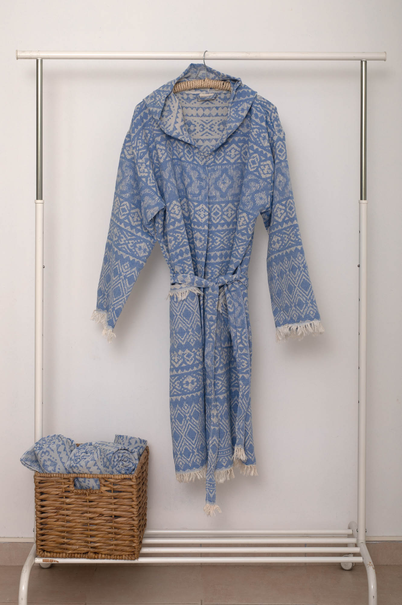 Bathrobe Hydra